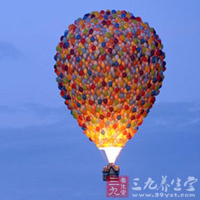 {網上賭場}(孔明灯和热气球是利用什么的原理制成的)